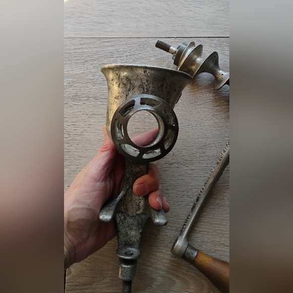 Vintage Universal No. 1 Food Meat Grinder Cast Iron Metal Table Hold Made in USA - Picture 10 of 12